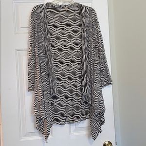 Black & white shawl
